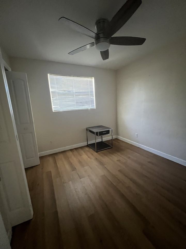 536 Ruth St #1 - Photo 3 of 7