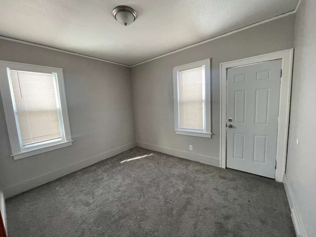 3812 W Grand St Uppr - Photo 7 of 8