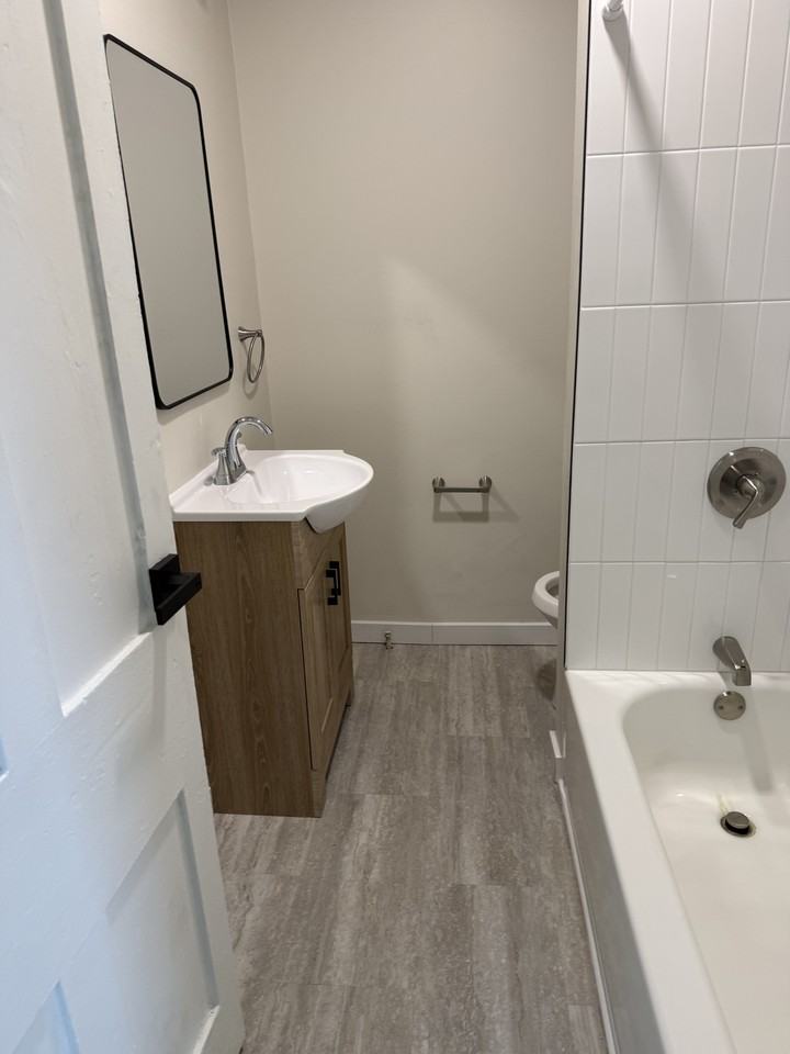 532 Vermont Ave #1-2 - Photo 6 of 14