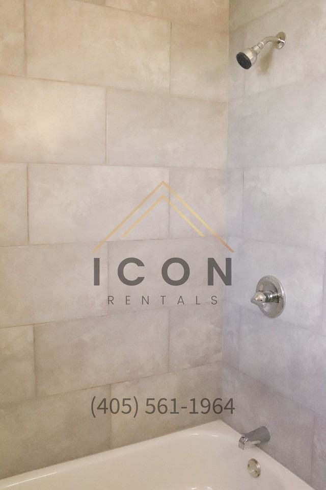 3145 Nw 14th St #1 - Photo 6 of 11