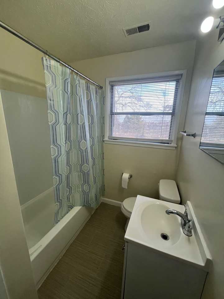 2237 N 38th Ave #1 - Photo 5 of 15