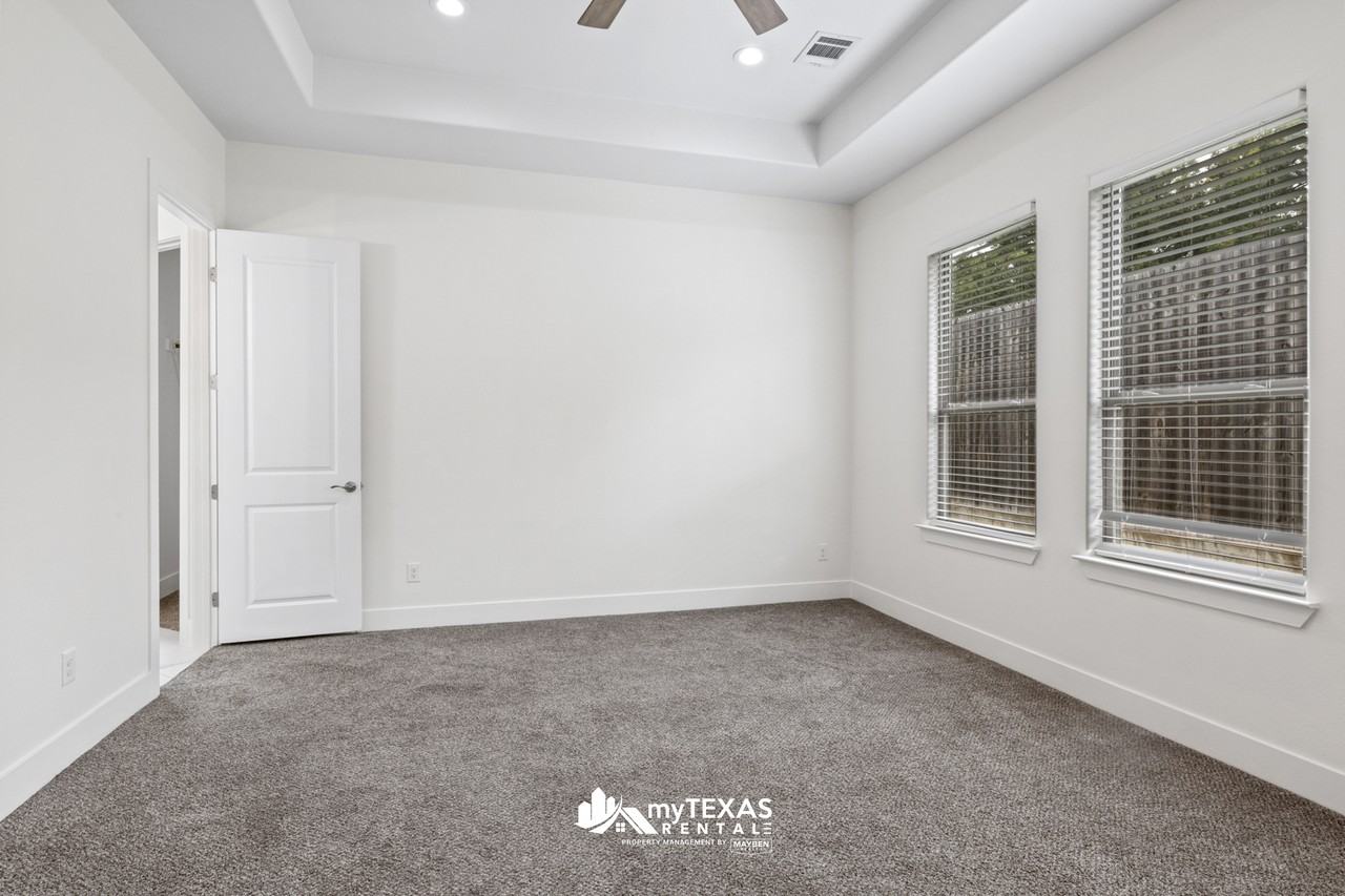 255 Kathryns Ct #1 - Photo 4 of 10