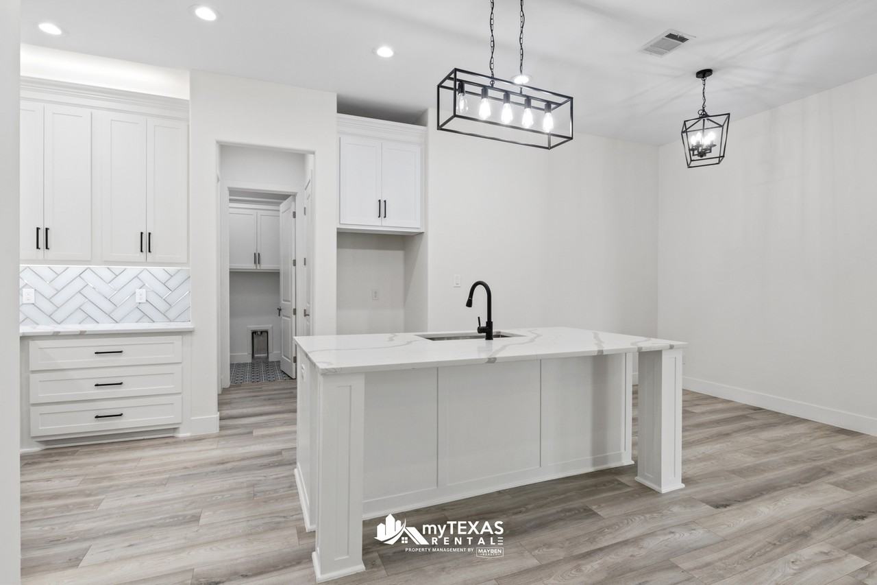 255 Kathryns Ct #1 - Photo 7 of 10