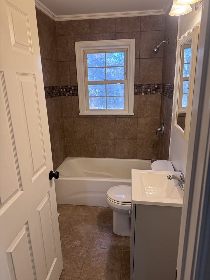 215 Alabama Ave #1 - Photo 2 of 7