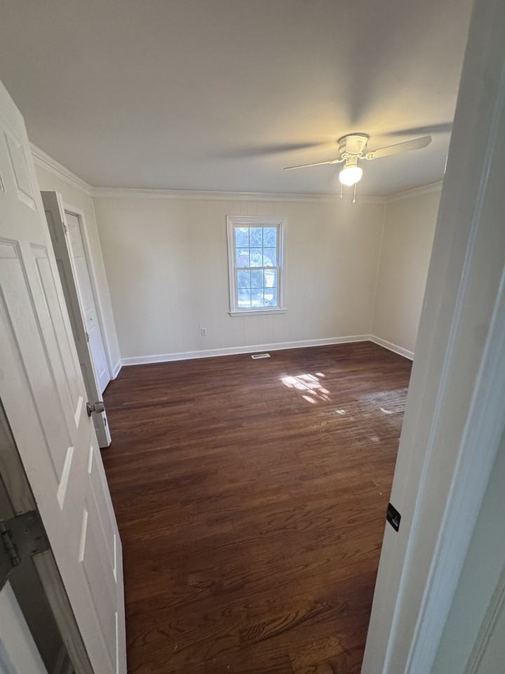 215 Alabama Ave #1 - Photo 3 of 7