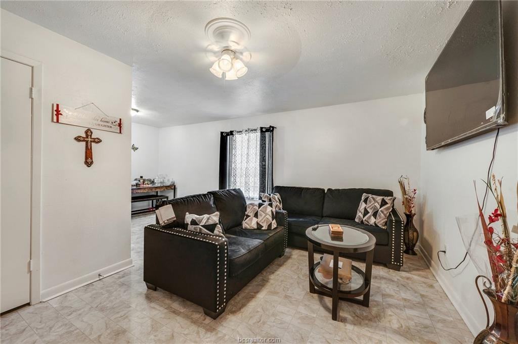 1526 Pine Ridge Dr #D - Photo 2 of 10