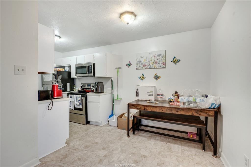 1526 Pine Ridge Dr #D - Photo 4 of 10