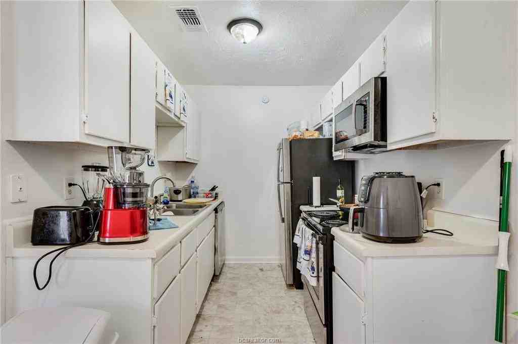 1526 Pine Ridge Dr #D - Photo 5 of 10