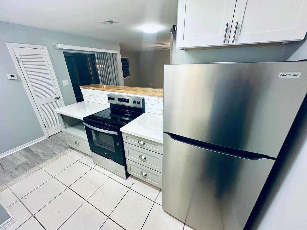 500 Lincoln Street - 208 B #208B - Photo 2 of 14