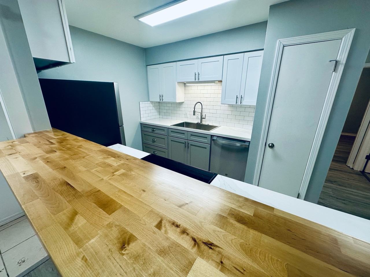 500 Lincoln Street - 208 B #208B - Photo 3 of 14