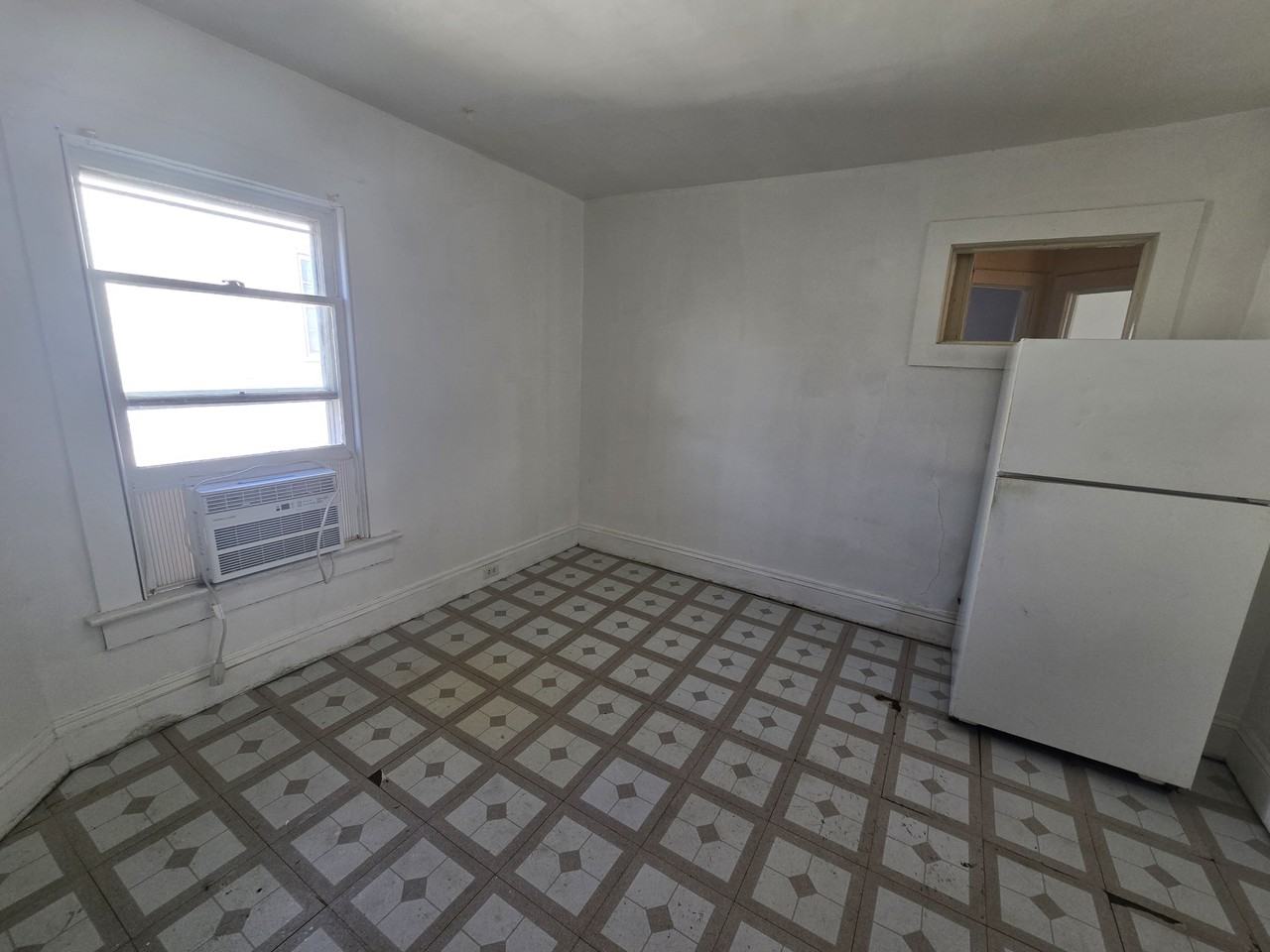 1424 1/2 Grant Ave #1 - Photo 4 of 17