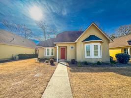 featured image of 8 Clayton Ln #1