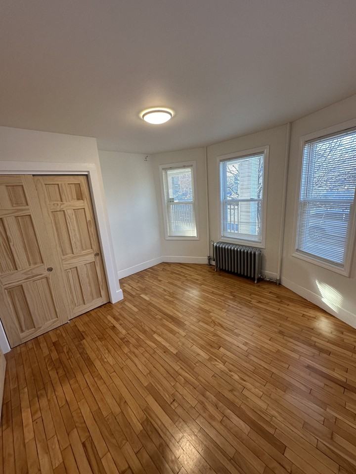 525 Washington Ave #525-1 - Photo 3 of 9