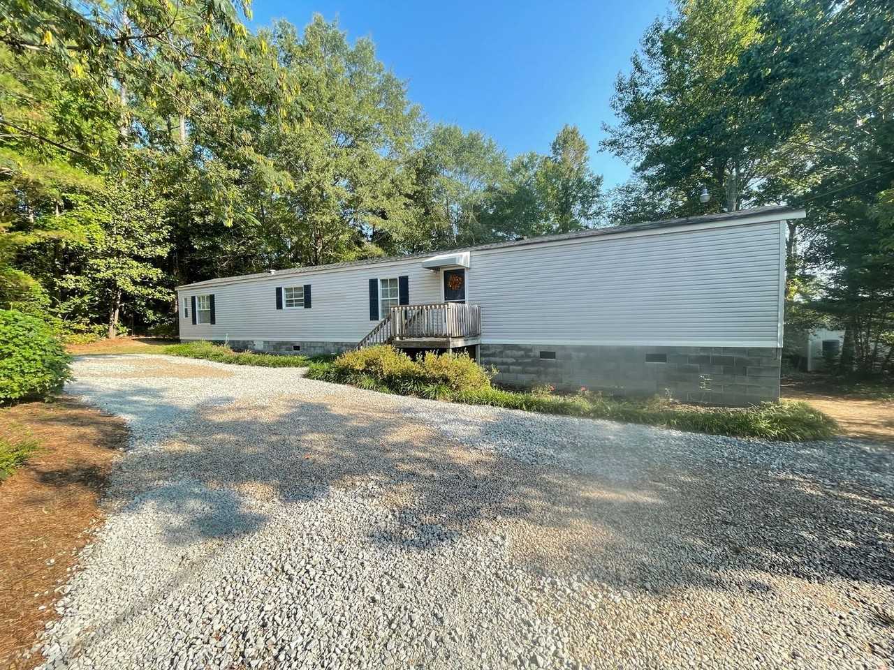 675 Hawthorne Dr - Photo 2 of 21
