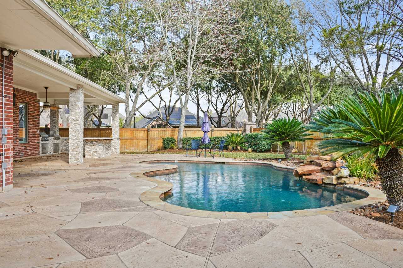 6403 Middlelake Ct #1 - Photo 4 of 35