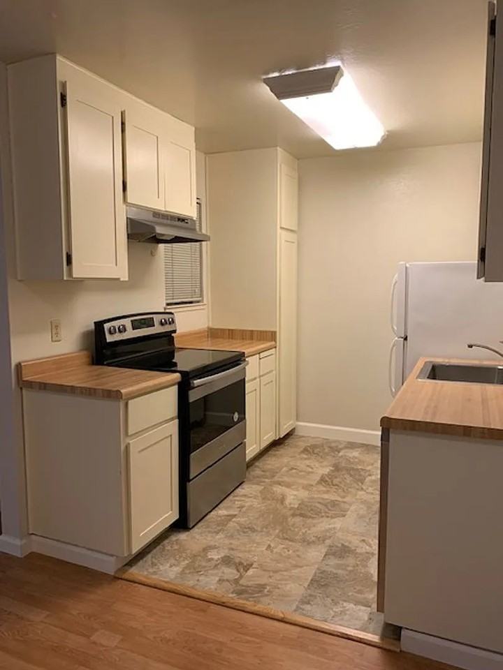 3205 Golden Oaks Ln #3205 - Photo 4 of 12