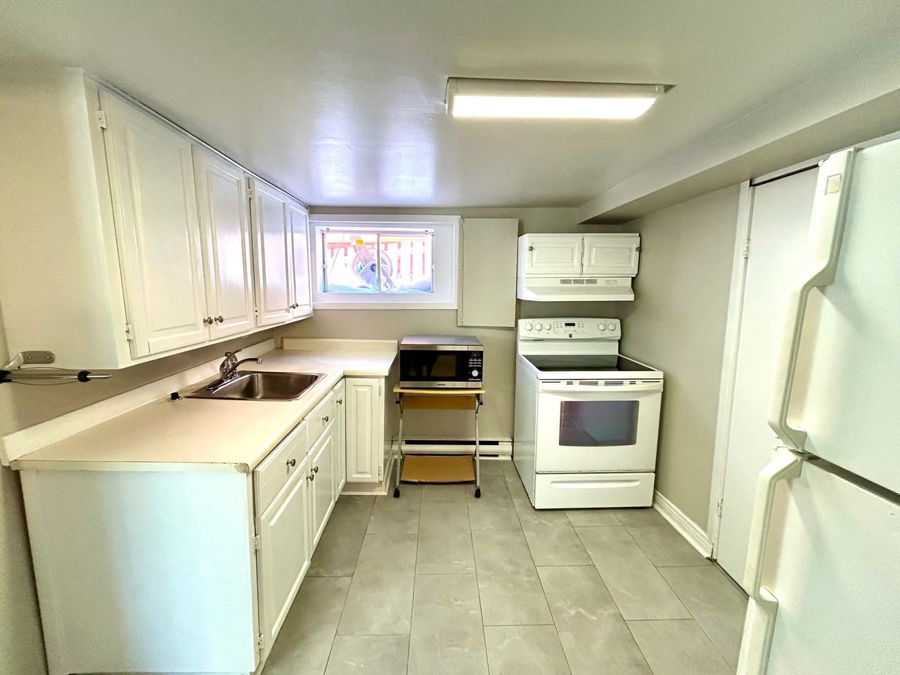 24 Goodridge St #A - Photo 3 of 7