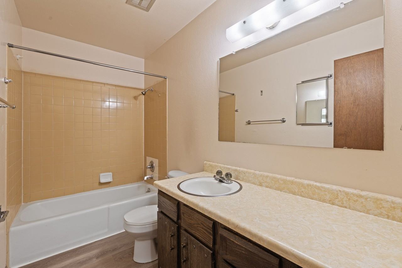 6732 Hampton Dr #6734 - Photo 6 of 10