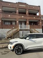 featured image of 429 Kenmawr Ave #429-2