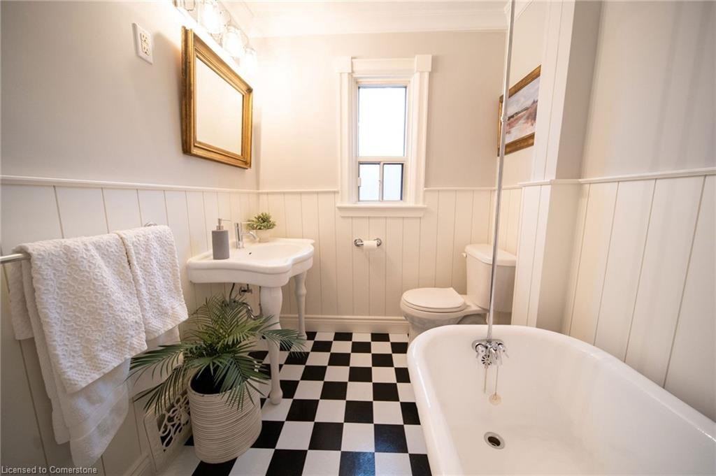 398 Macnab St N Unit 2 - Photo 5 of 7