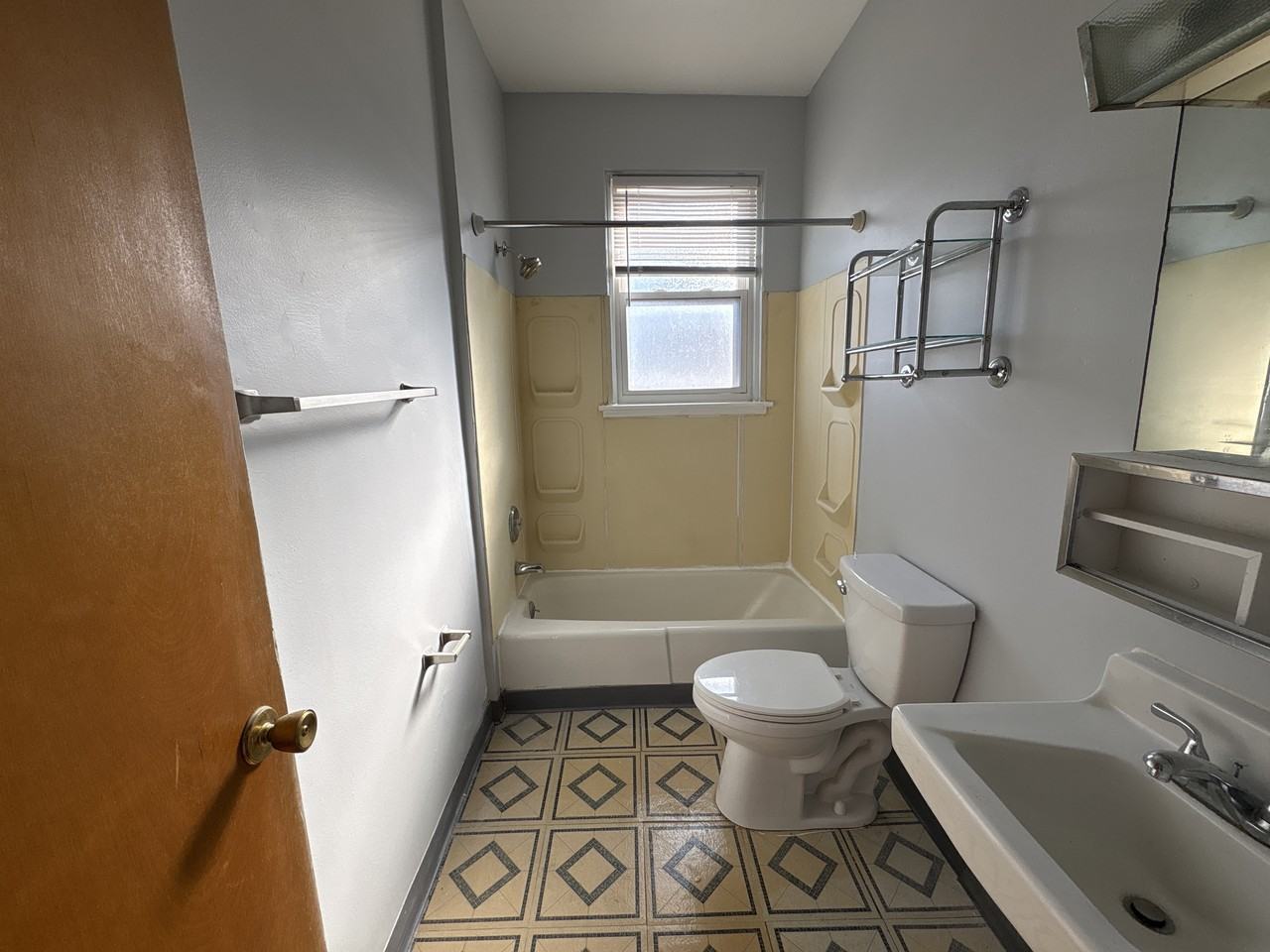 712 Russellwood Avenue - 3 - 2nd rear #3-2ndREAR - Photo 4 of 12