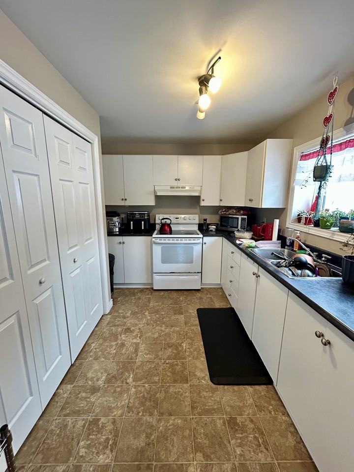 519 Southside Rd #A - Photo 5 of 17