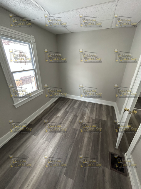 124 7th St #DN - Photo 4 of 7