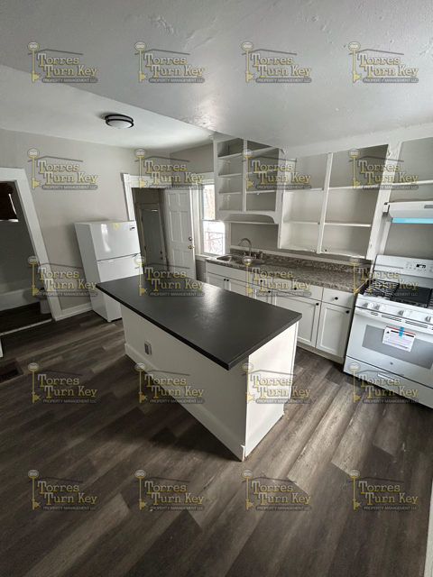 124 7th St #DN - Photo 5 of 7