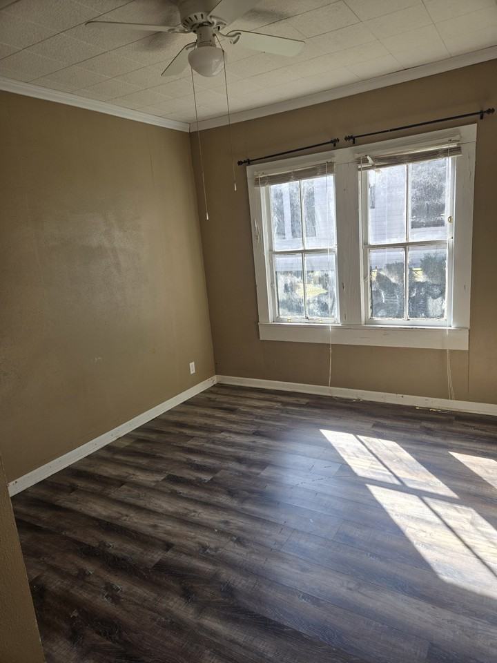 306 S Severin St #1 - Photo 3 of 12