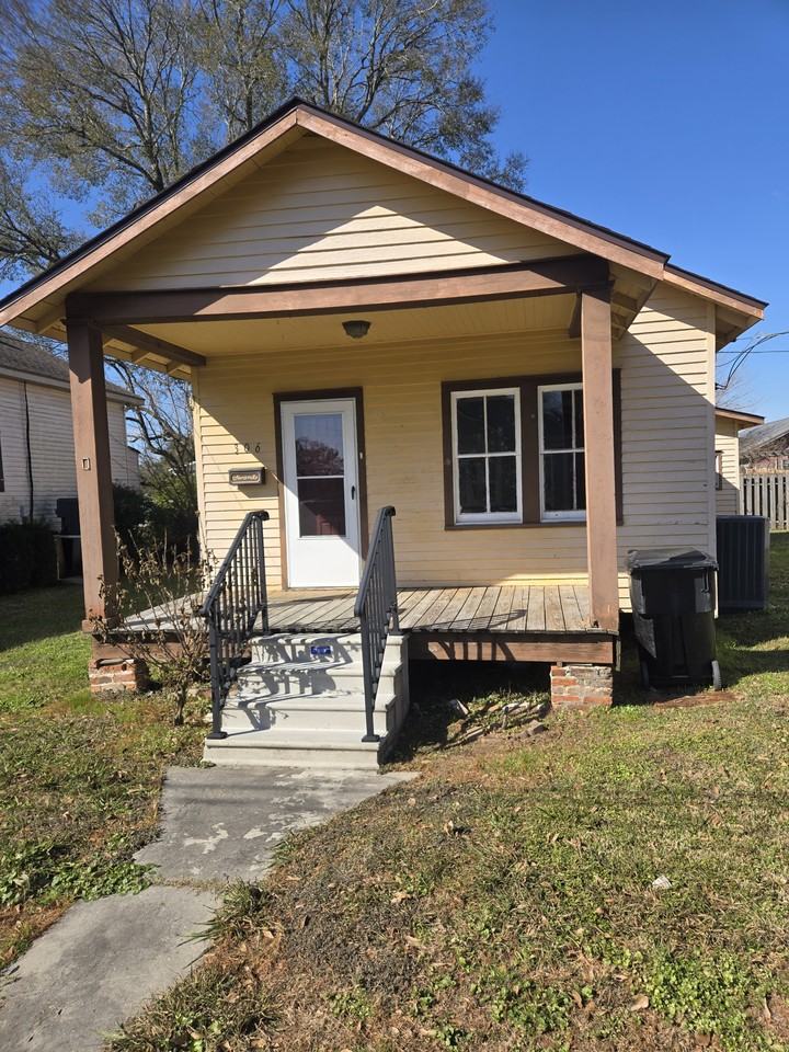 306 S Severin St #1 - Photo 7 of 12