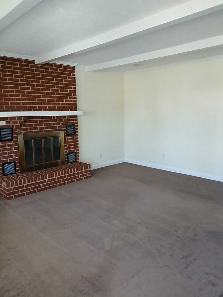 339 Terry Ave #1 - Photo 3 of 10