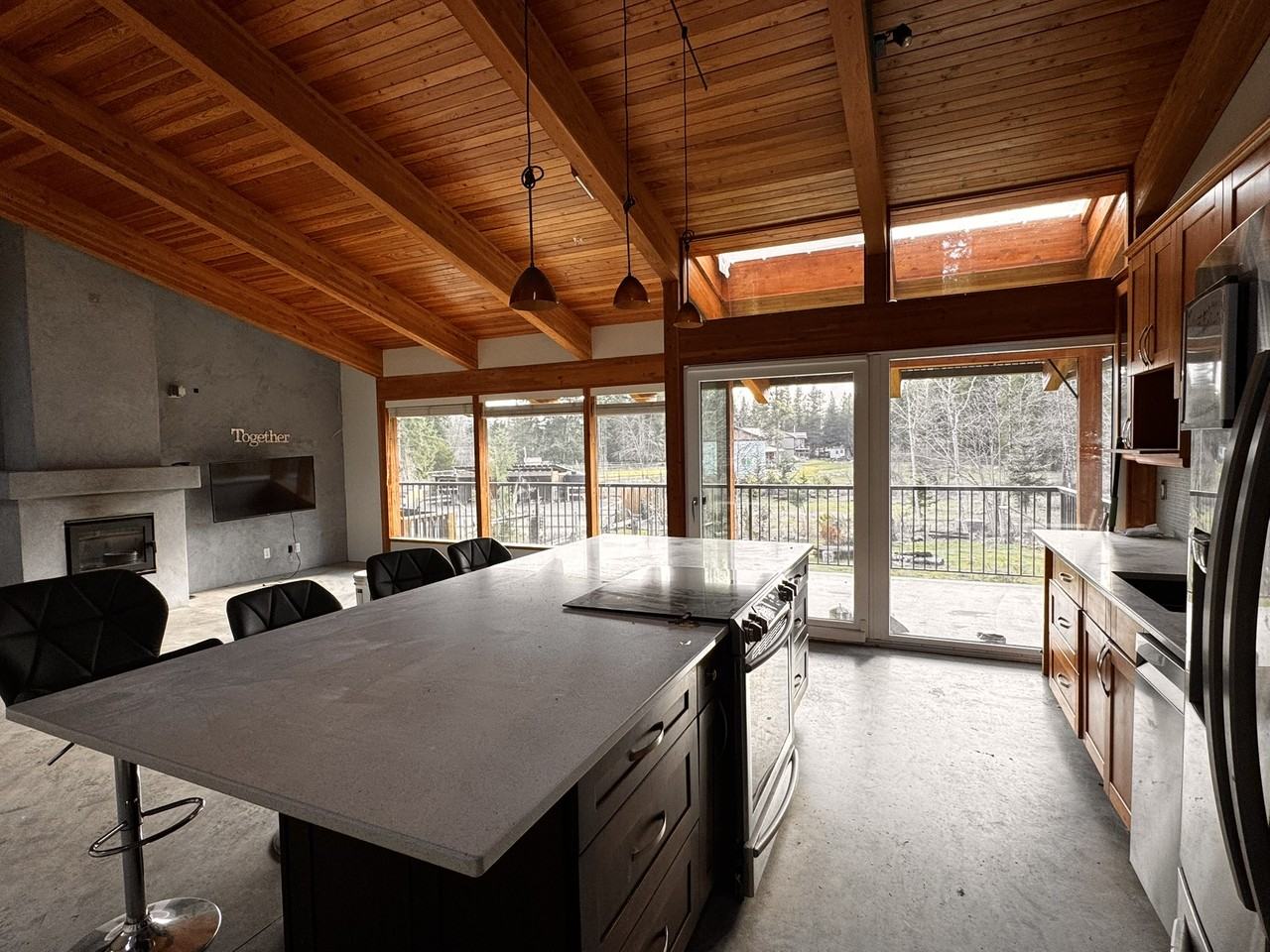 1425 Benzon Cres #3MAIN - Photo 3 of 17