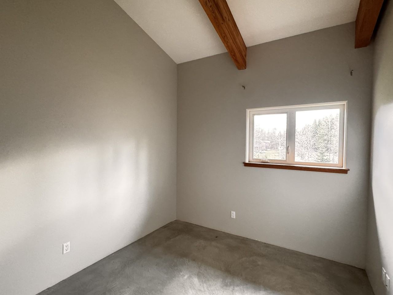 1425 Benzon Cres #3MAIN - Photo 5 of 17