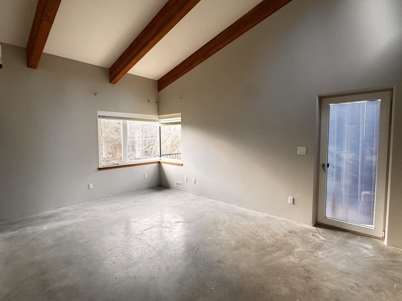 1425 Benzon Cres #3MAIN - Photo 6 of 17
