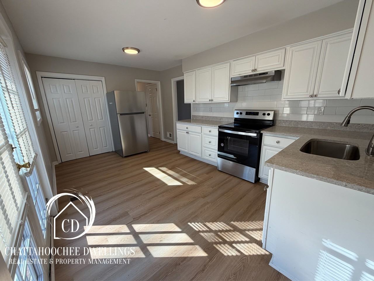 4564 Moline Ave #1 - Photo 3 of 8