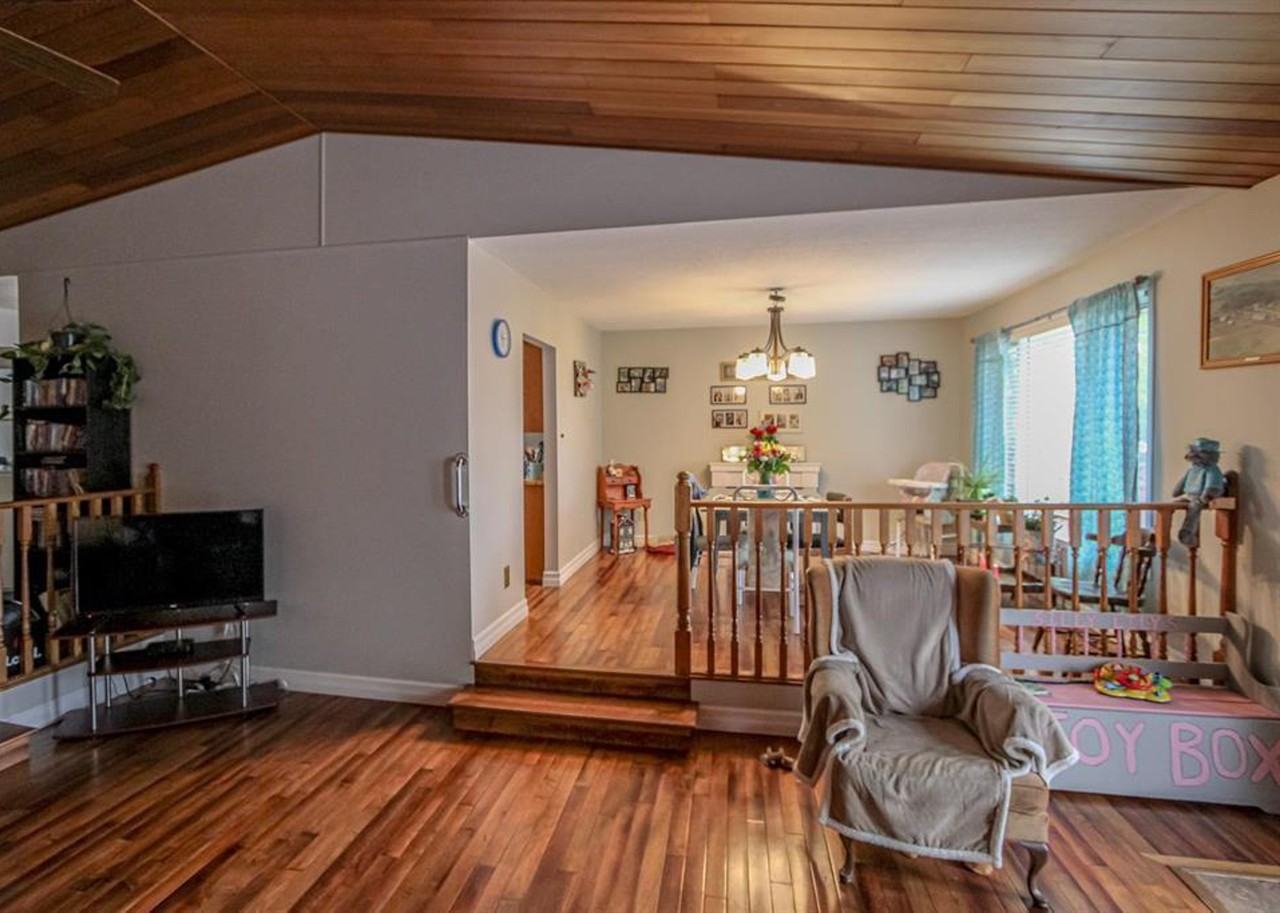 4612 45 Ave #1 - Photo 4 of 22