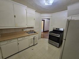 featured image of 118 1/2 Harrison St #1