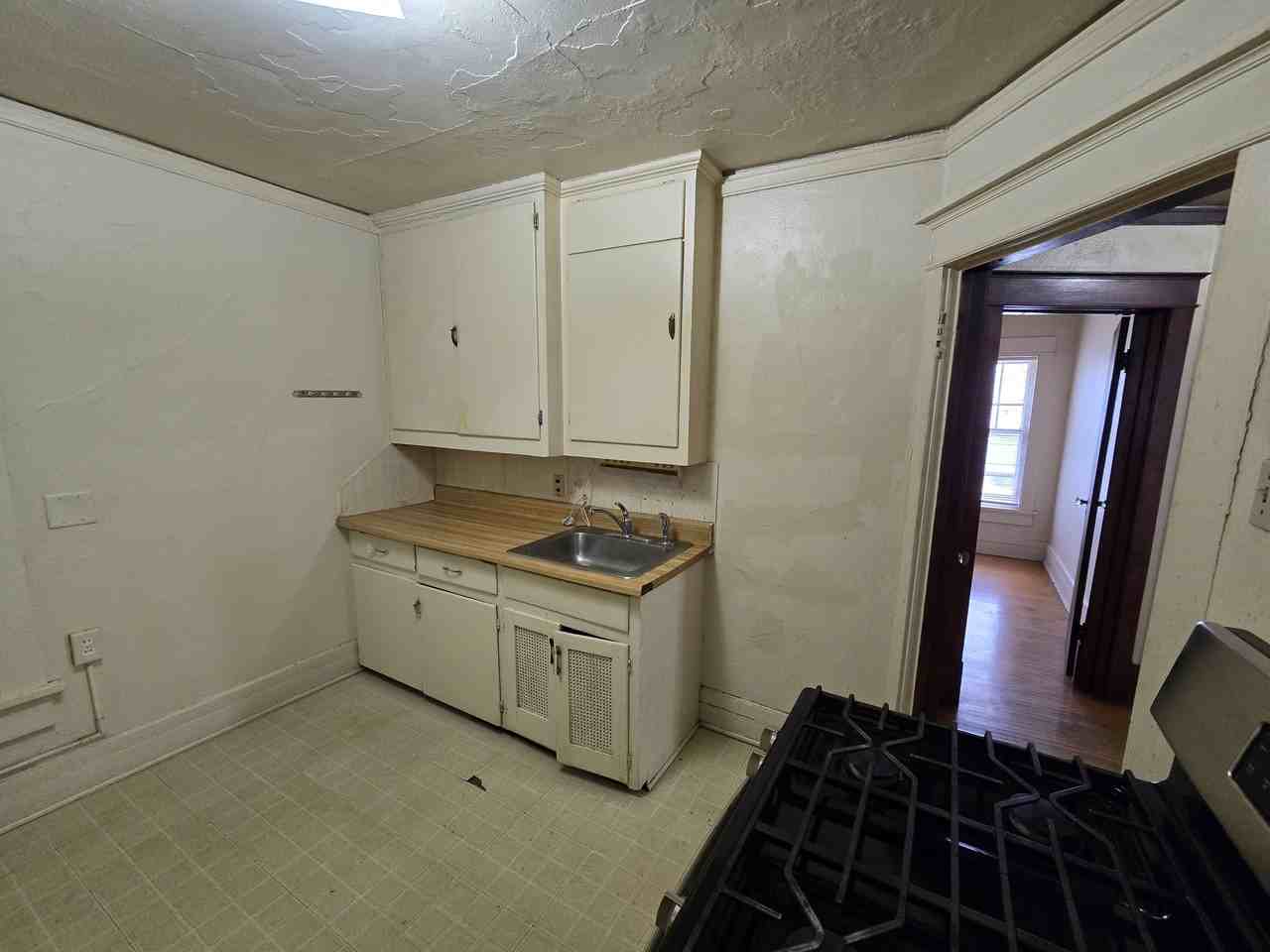 118 1/2 Harrison St #1 - Photo 2 of 22