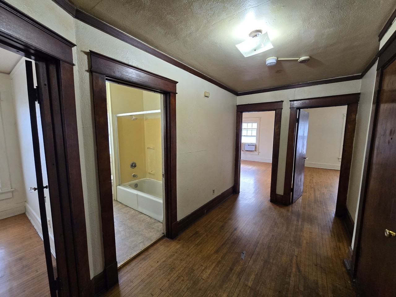 118 1/2 Harrison St #1 - Photo 5 of 22