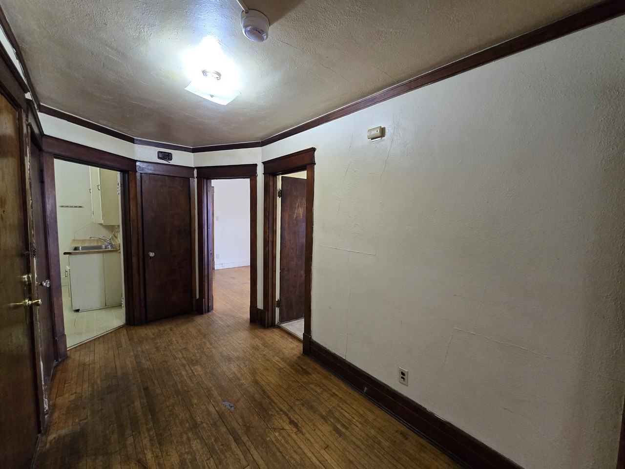 118 1/2 Harrison St #1 - Photo 6 of 22