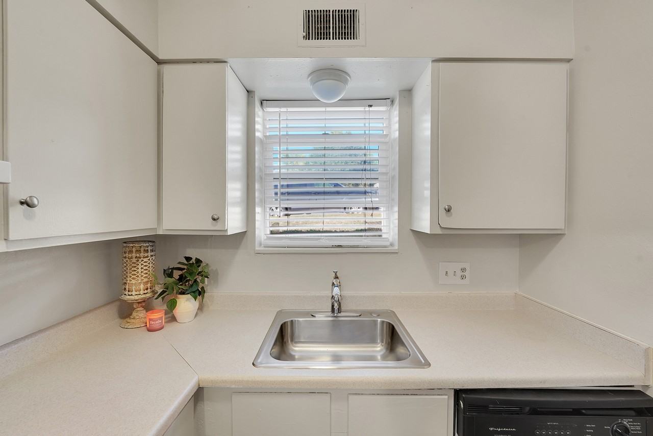 920 South St #920-4 - Photo 5 of 9