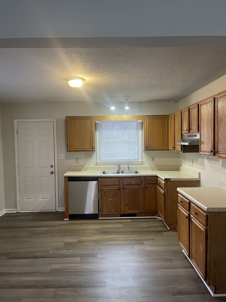 912 Gregory St #1 - Photo 3 of 12