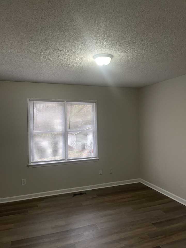 912 Gregory St #1 - Photo 7 of 12