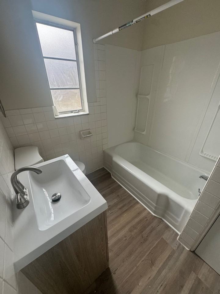 545 Stokes Ave #1 - Photo 7 of 18