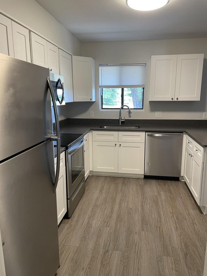 158 Harvest Dr #1 - Photo 4 of 25