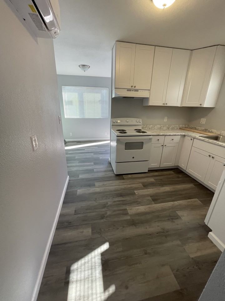 1311 Lemon St #1 - Photo 5 of 21