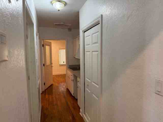 207 N Church Ave #1 - Photo 5 of 11