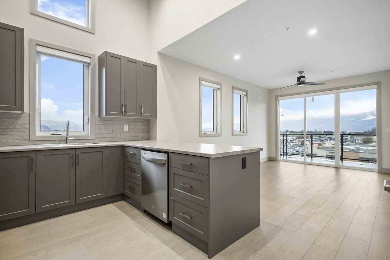 45547 Apartment - Photo 3 of 9