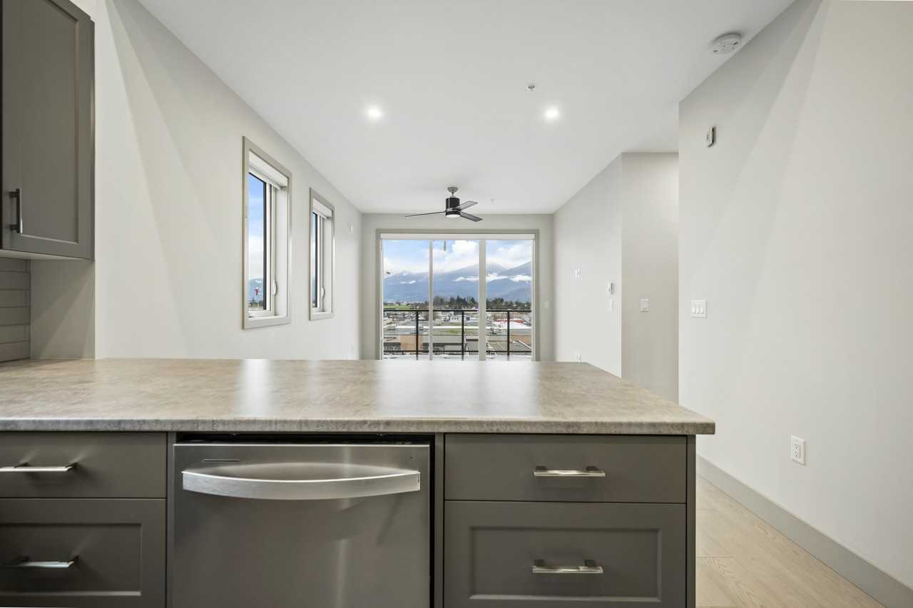 45547 Apartment - Photo 4 of 9