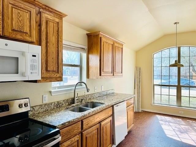 414 Oxford Loop - Photo 4 of 11